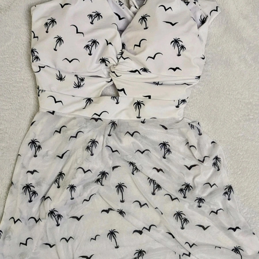 NEW SHEIN SWIM DRESS/ BATHING SUIT - Sz XL, White / Black Palm Trees - 2 piece